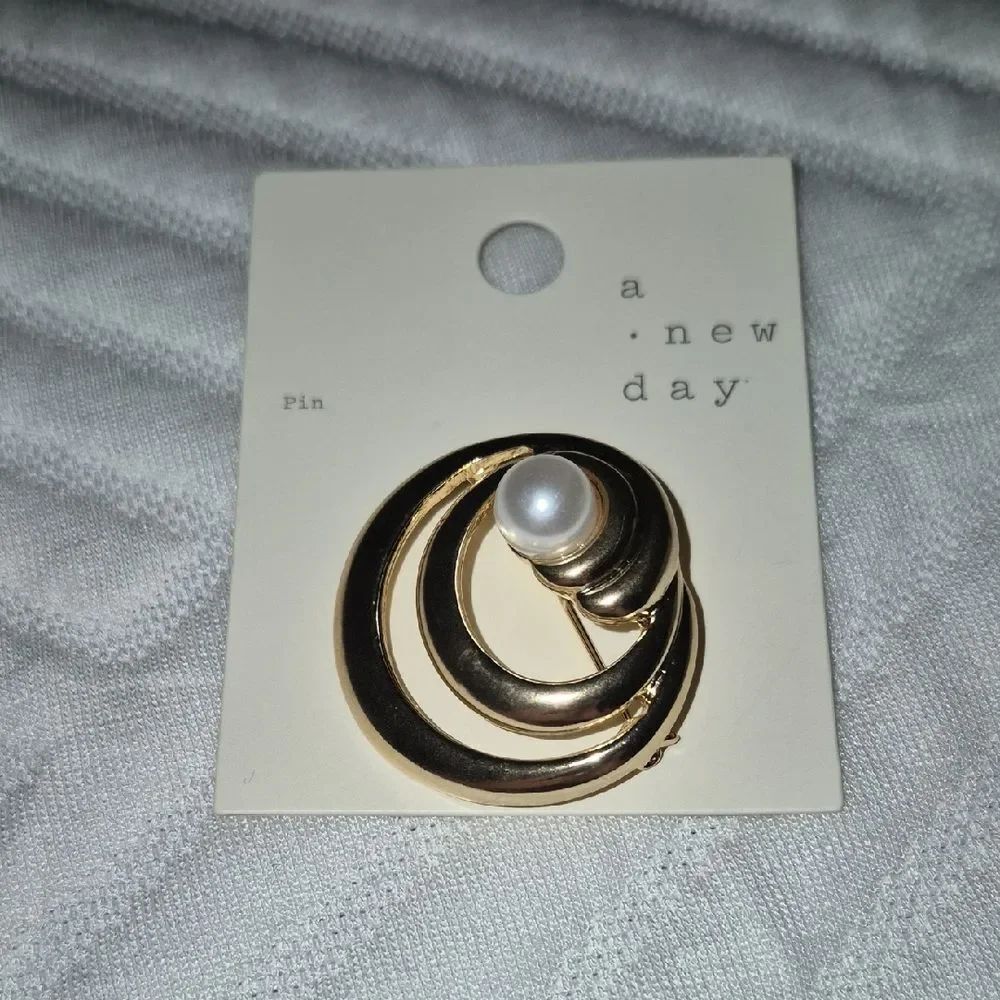 A New Day Gold Faux Pearl Brooch - New